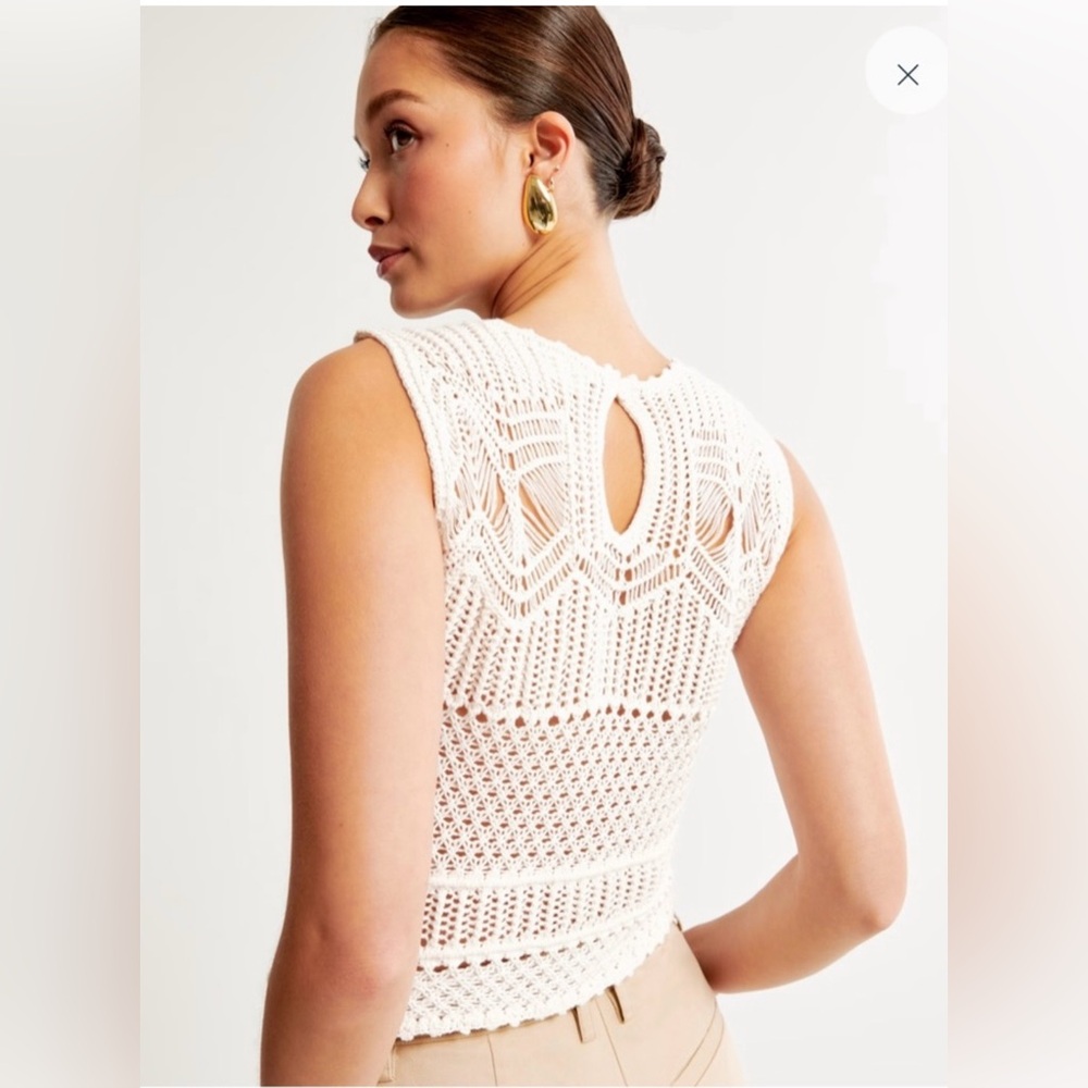 NWT A&F Abercrombie Macrame Crew tank M